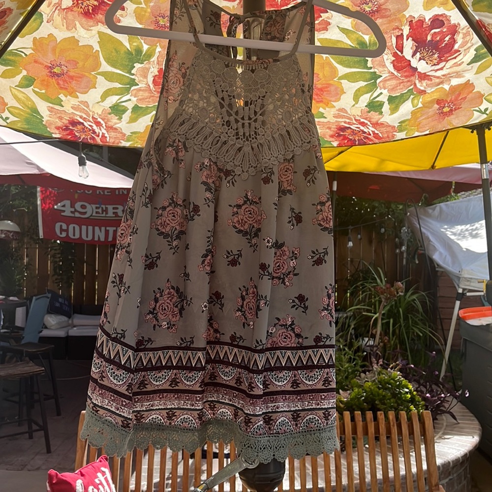 Ladies sleeveless top